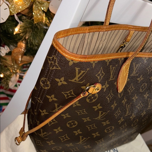 Louis Vuitton Neverfull MM - Picture 4 of 17